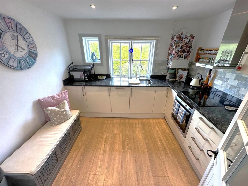 Property photo 3 of 17 Kitchen.Jpg
