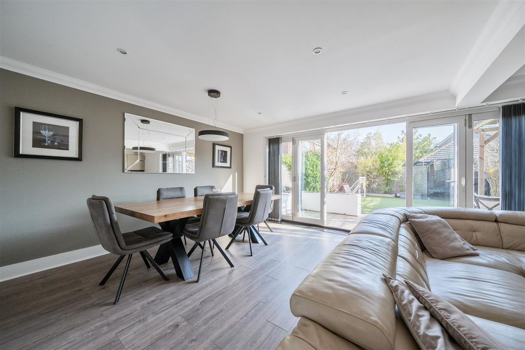 Property photo 3 of 19 1433135-1-69Bc386891022.Jpg