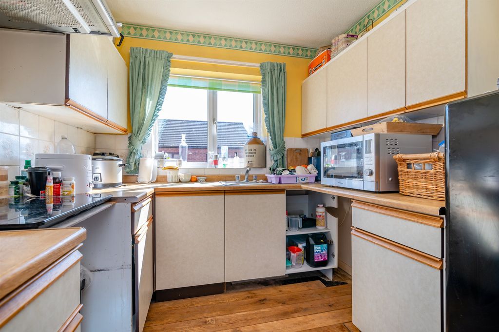 Property photo 2 of 18