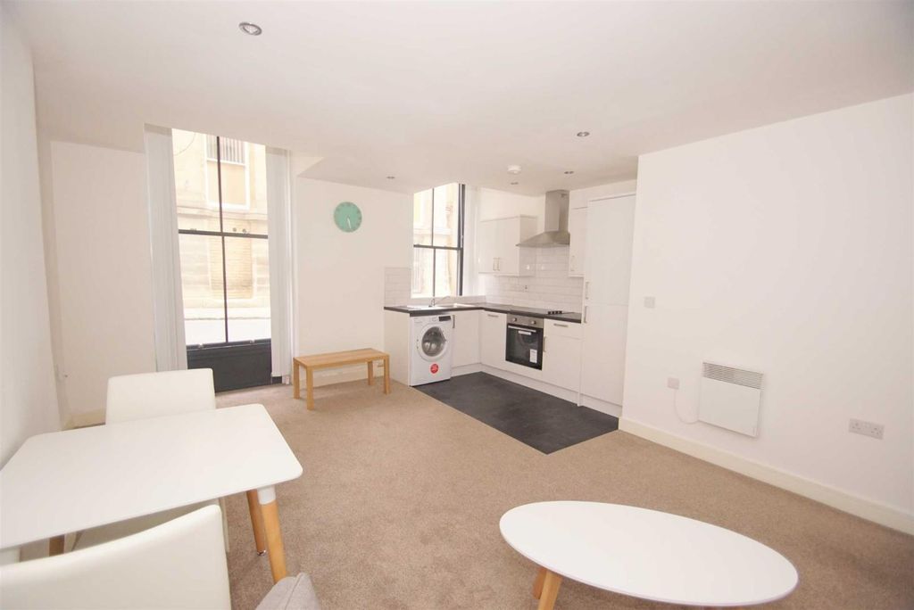 Property photo 3 of 6