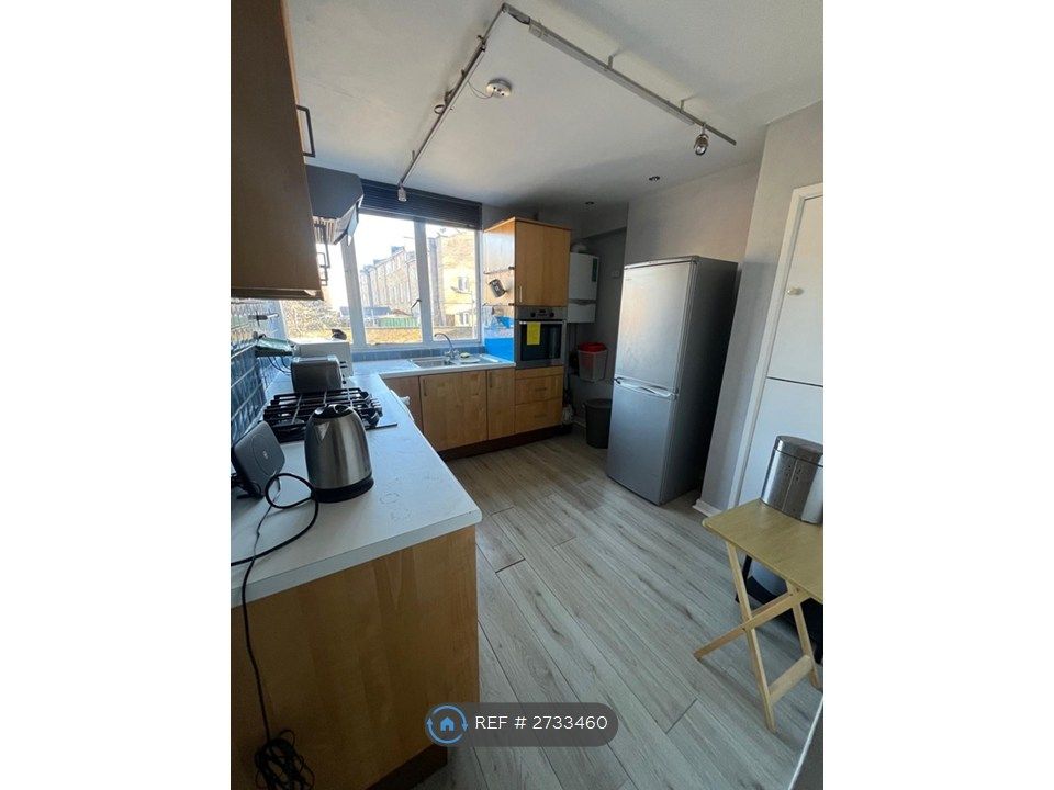 Property photo 2 of 19 Kitchen