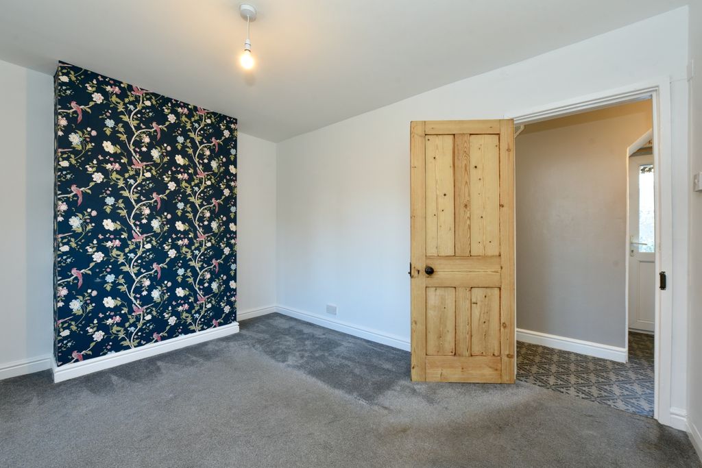 Property photo 3 of 19 Image 2