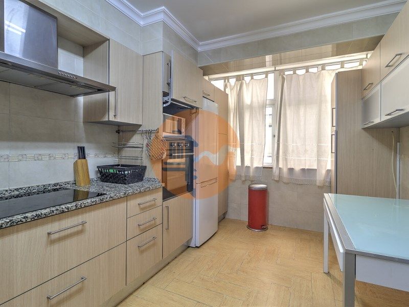 Property photo 3 of 28