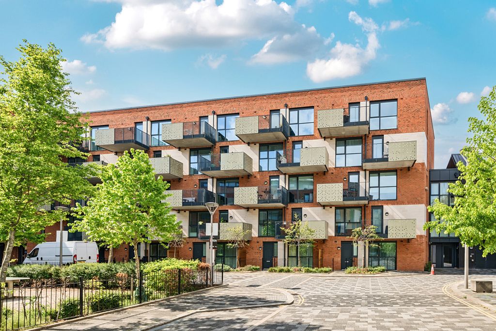 Property photo 1 of 18 Exterior