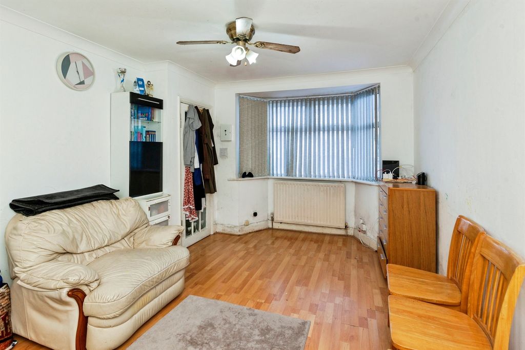 Property photo 2 of 15