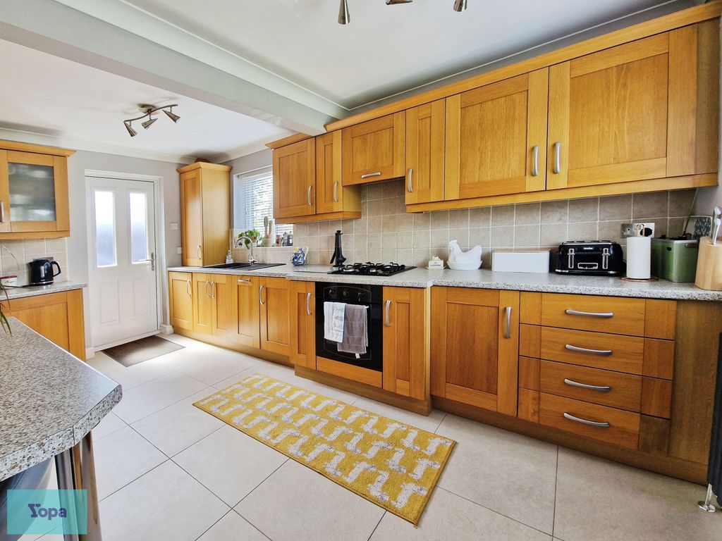 Property photo 2 of 26 A82F7359-1000116242
