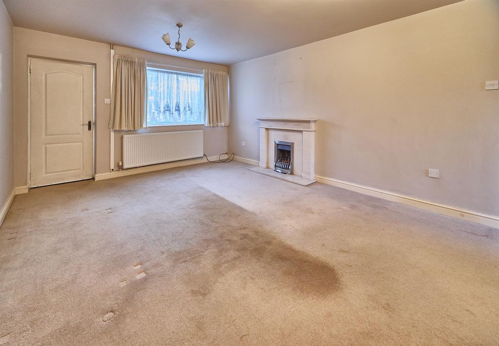 Property photo 3 of 10 Lounge/Dining Room To Front