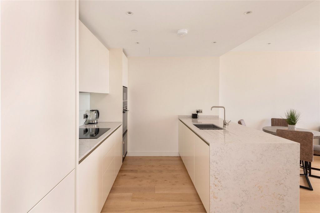 Property photo 3 of 14 Picture No. 14