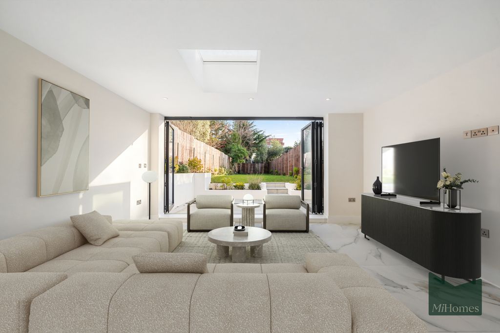 Property photo 3 of 12