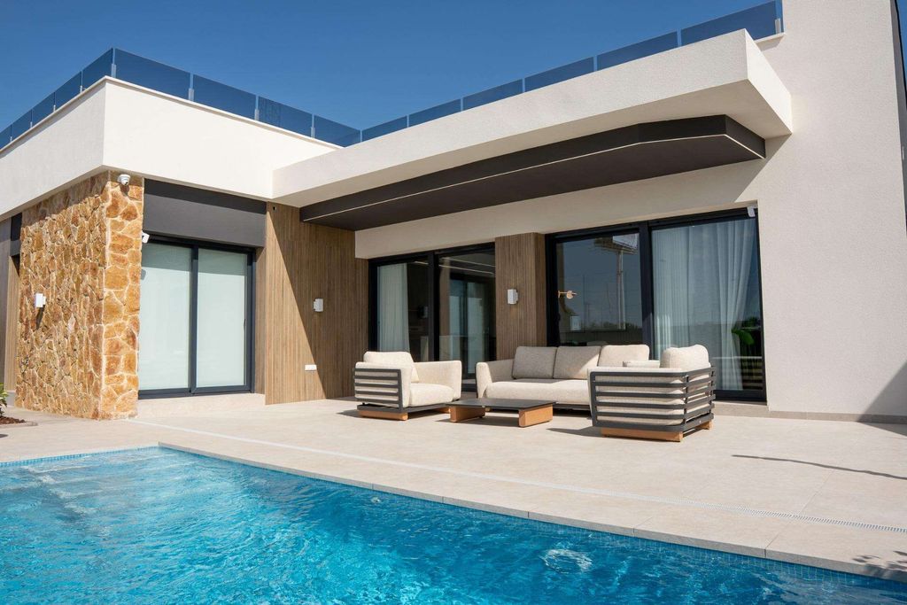 Property photo 1 of 42