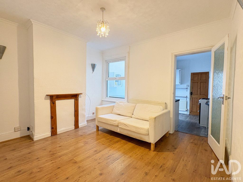 Property photo 2 of 19