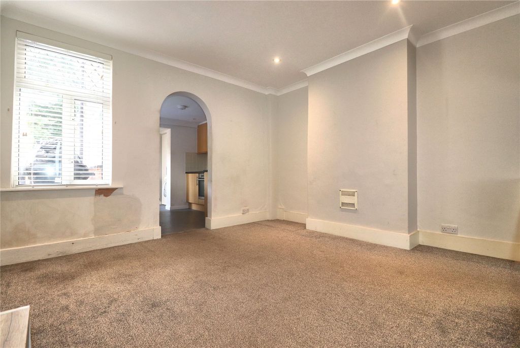 Property photo 2 of 14 Picture No. 21