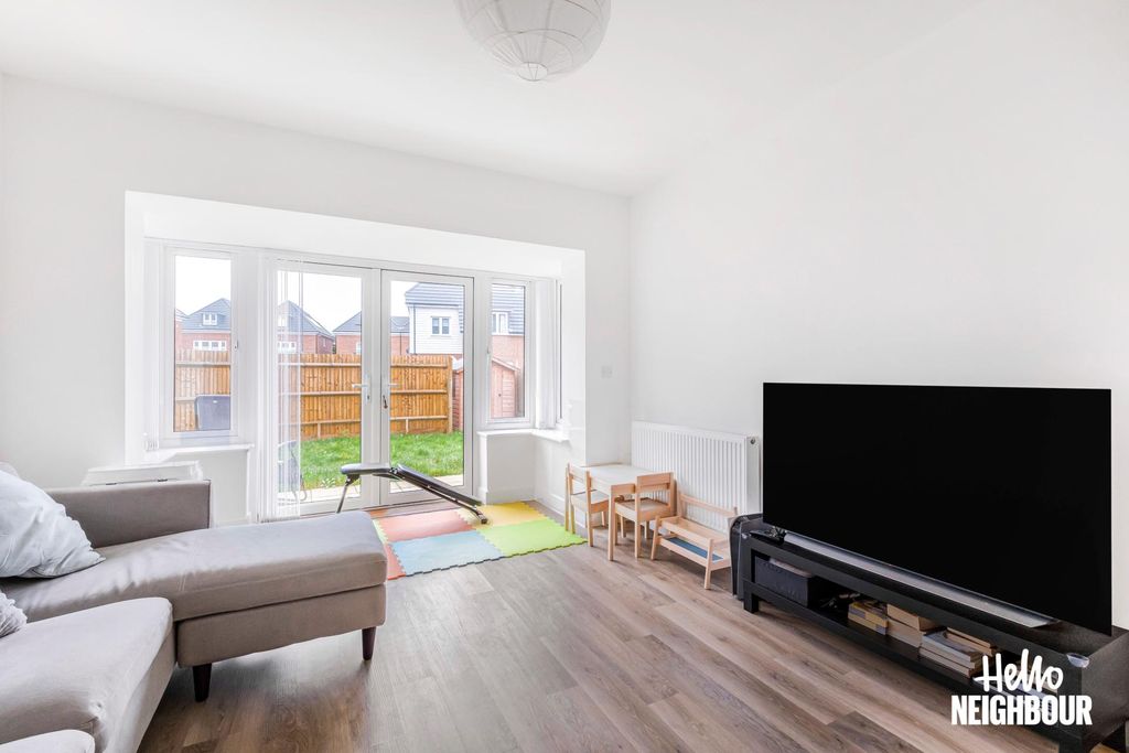 Property photo 3 of 16 Photo 2