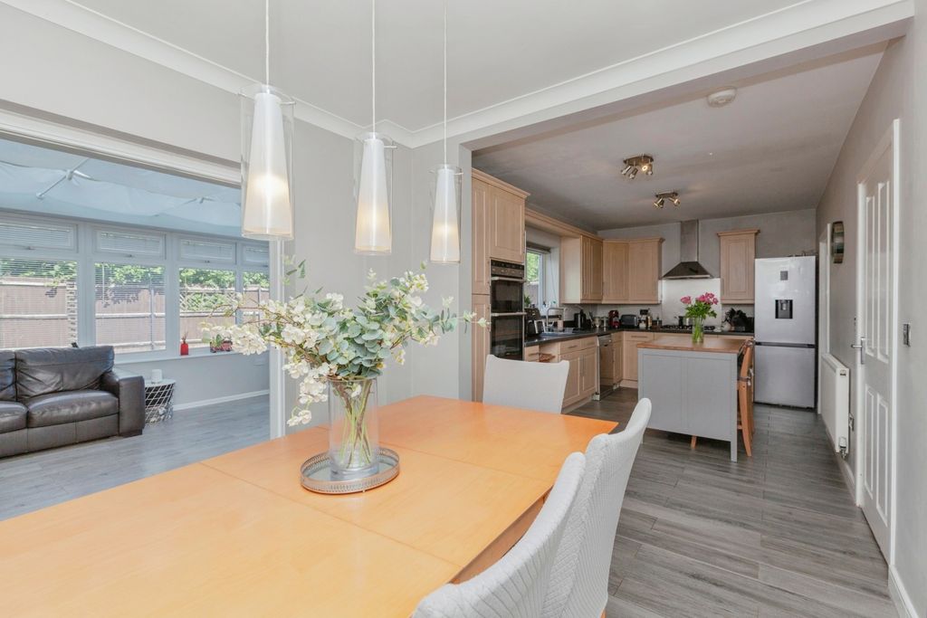 Property photo 2 of 25 Pbox-Img.Jpg