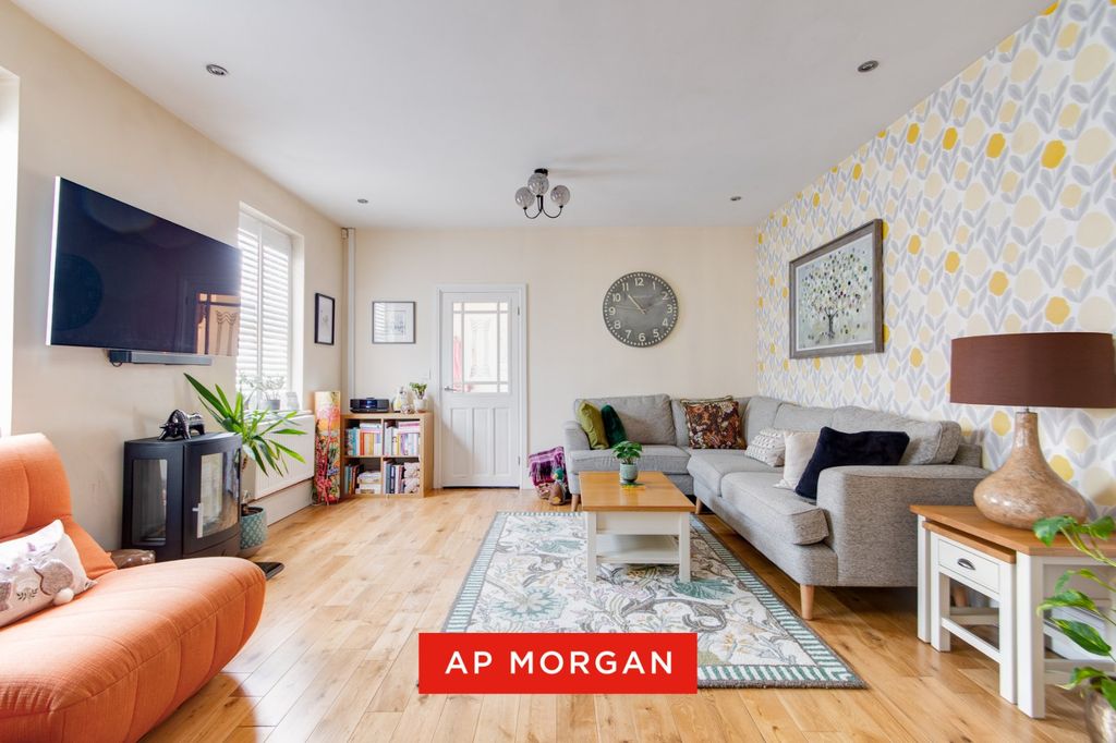 Property photo 3 of 20 Picture No. 12