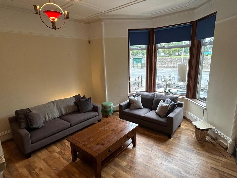Property photo 1 of 8 Lounge 1