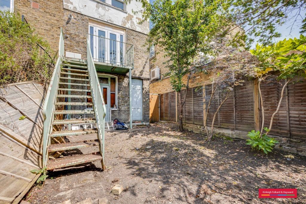 Property photo 3 of 10 9