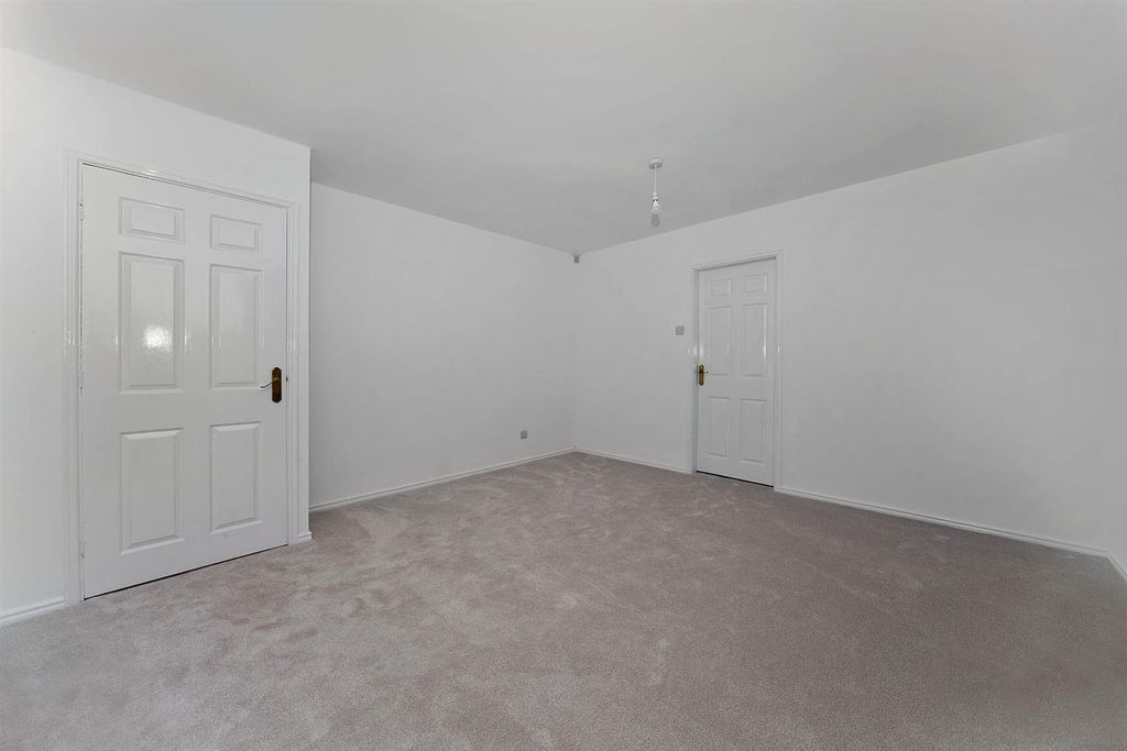 Property photo 3 of 26