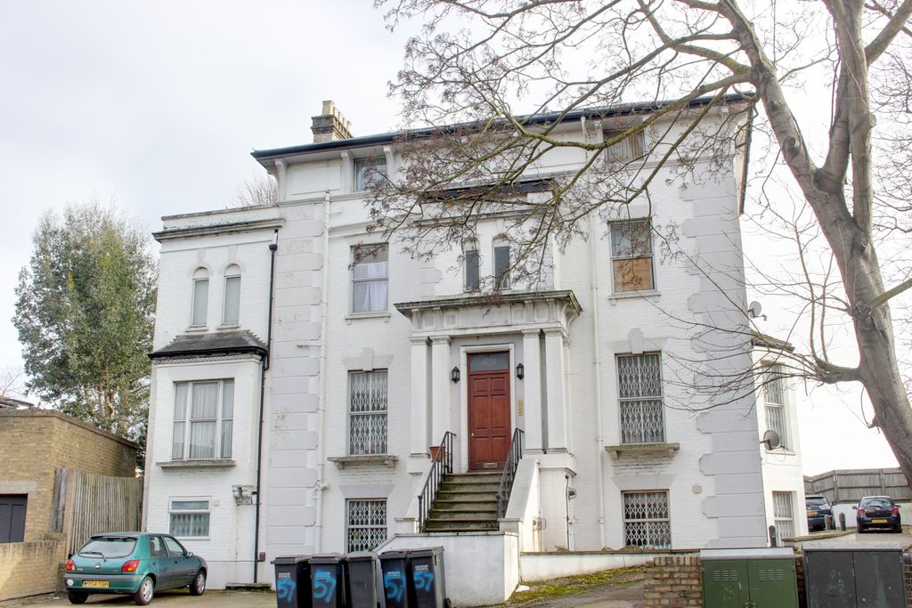 Property photo 1 of 8