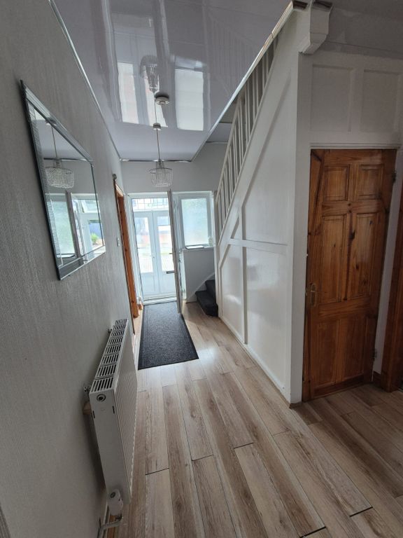 Property photo 2 of 16 Hallway