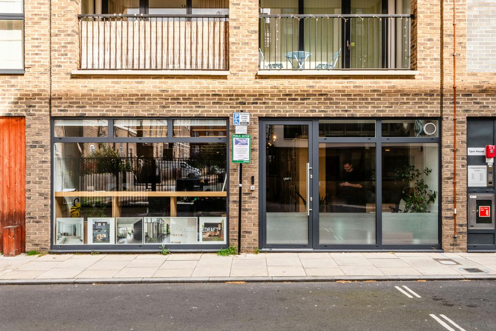 Property photo 1 of 8 Spurtstowe Ter 4-14 U1 - 12.Jpg