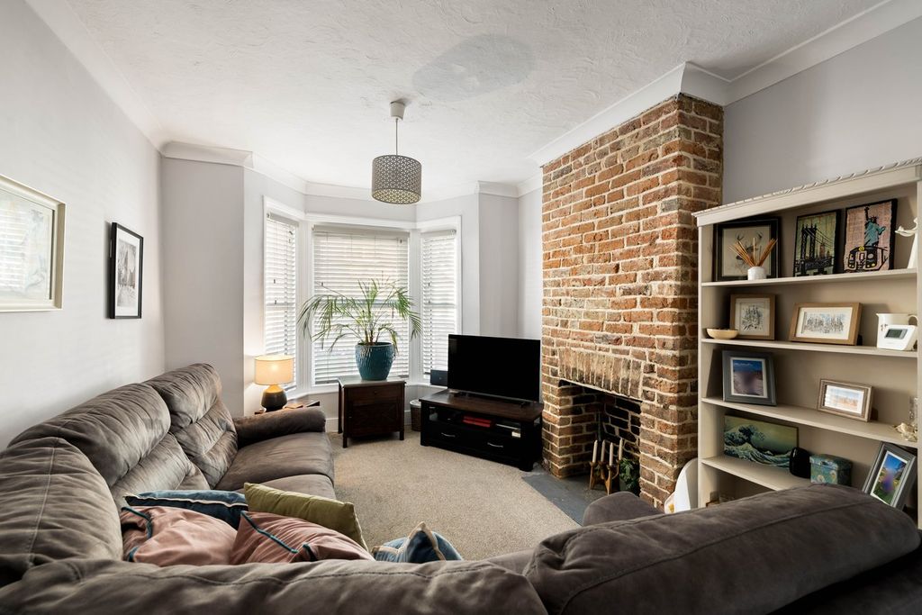 Property photo 2 of 13