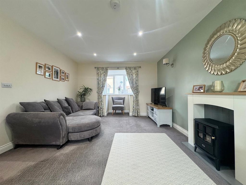 Property photo 3 of 26