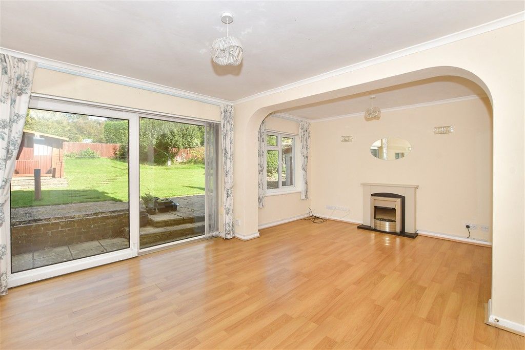 Property photo 2 of 17 Lounge