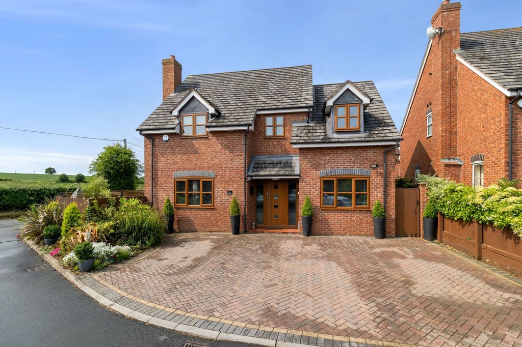 Property photo 1 of 28