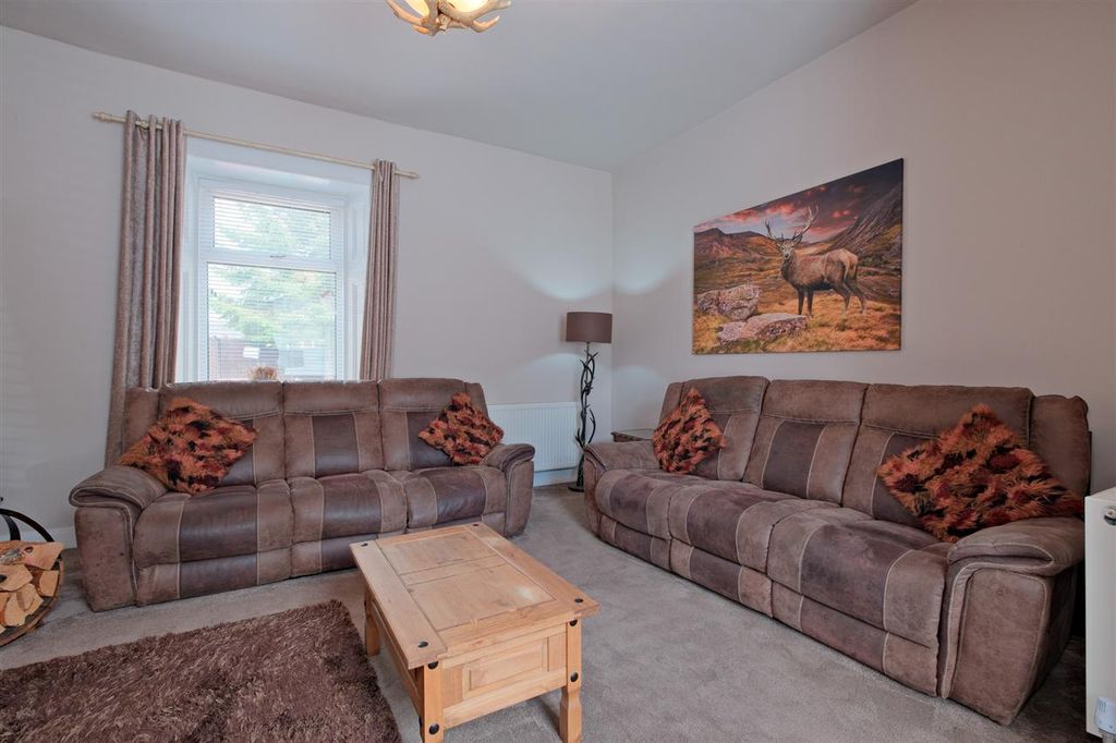 Property photo 2 of 20 Lounge