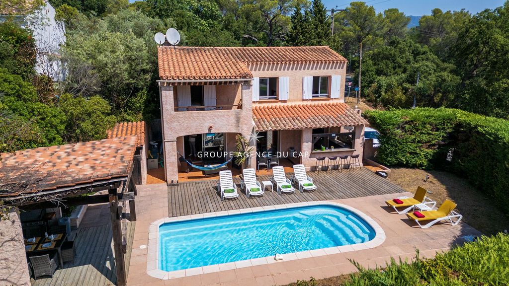 Property photo 1 of 18 Villa With Swimming Pool For Sale In Saint-Raphaël Valescure Near The Golf Courses