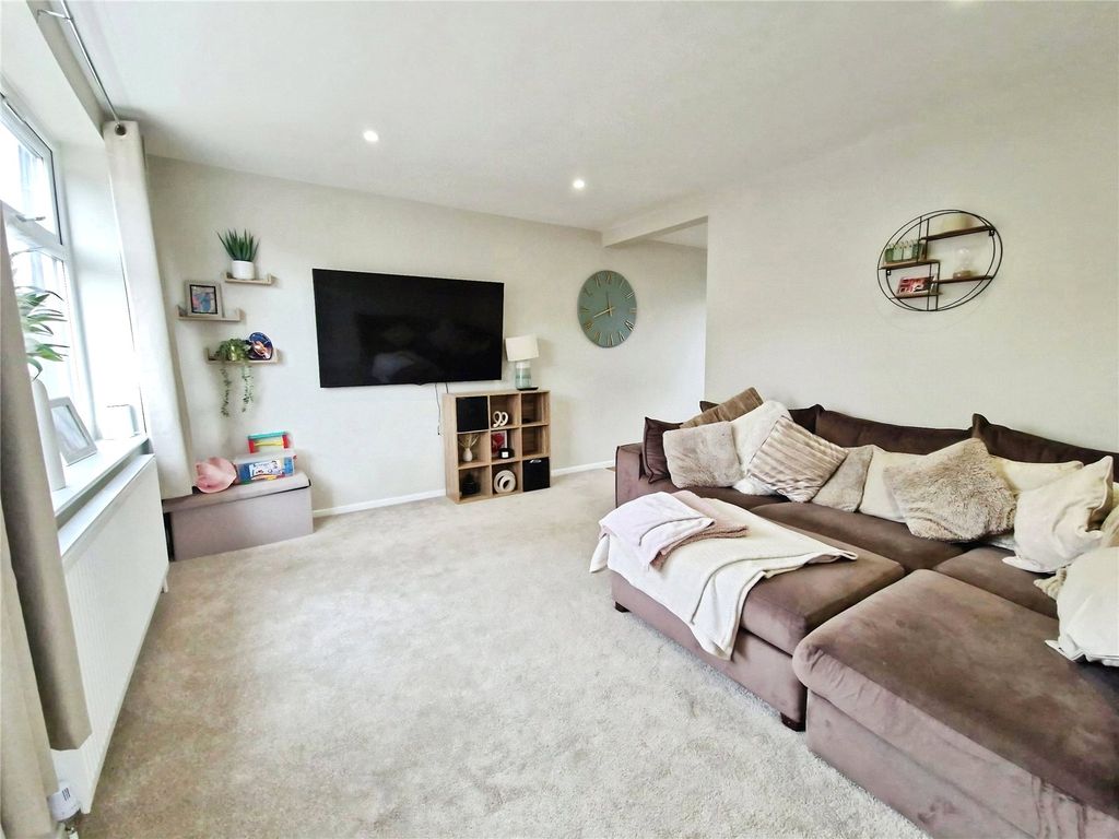 Property photo 2 of 24 Picture No. 05