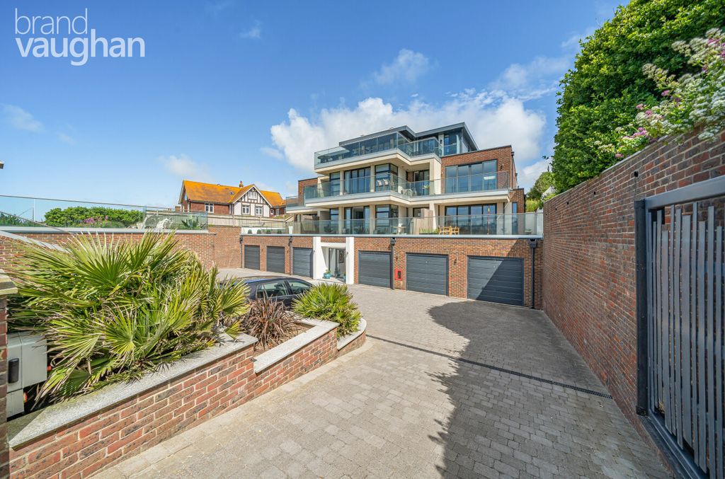 Property photo 1 of 12 External