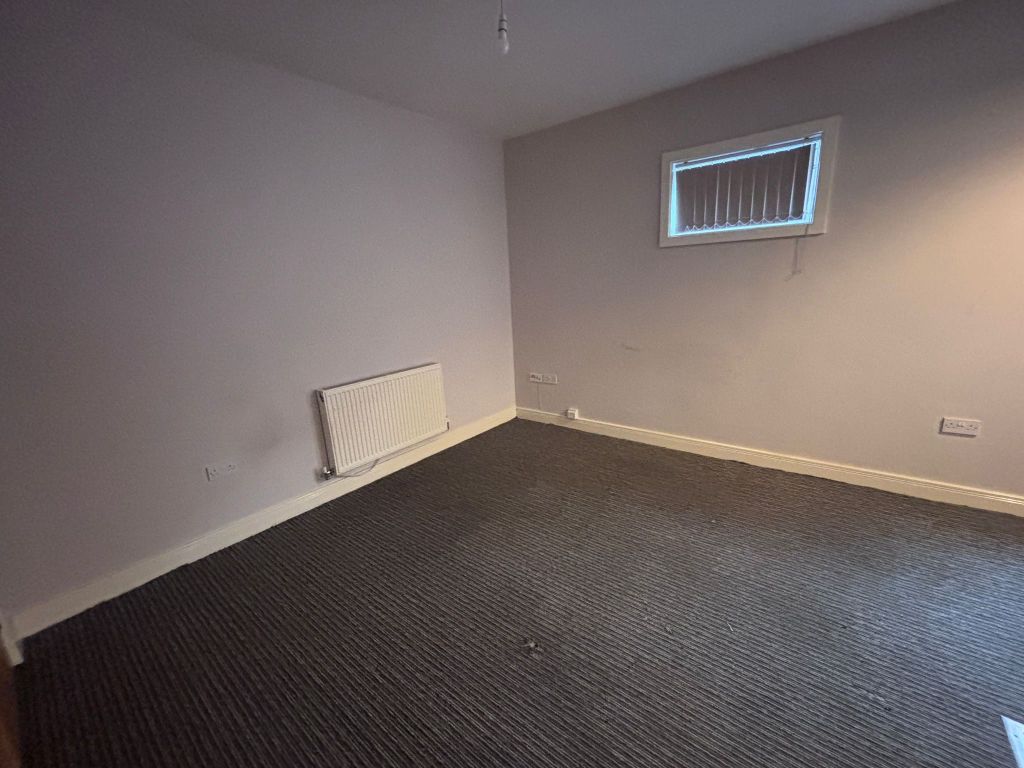 Property photo 3 of 6 Living Room