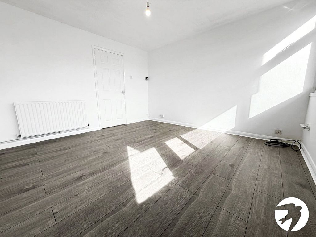 Property photo 3 of 12 Picture No. 14