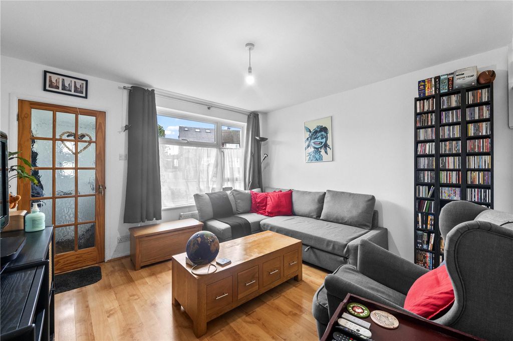 Property photo 3 of 8 Picture No. 23