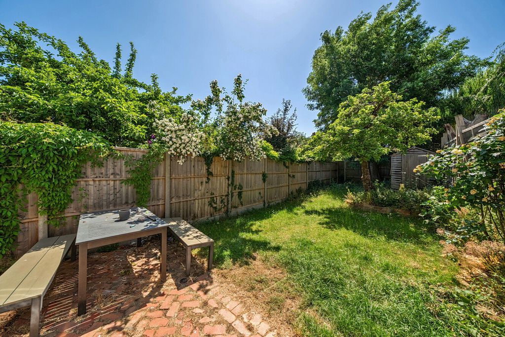 Property photo 2 of 12 1466458-6-6A16E58...