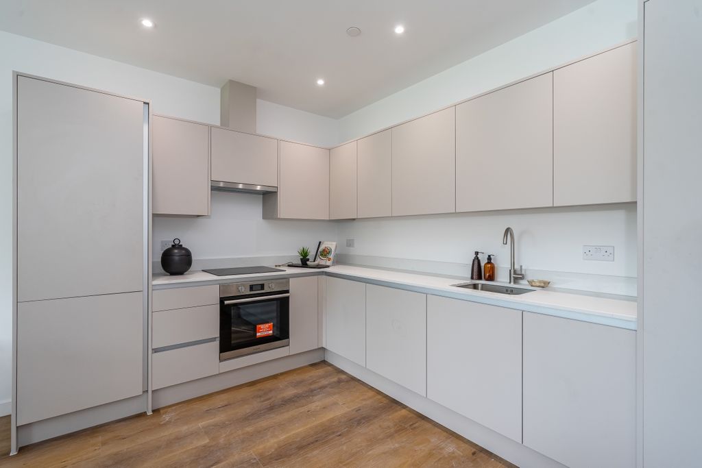 Property photo 2 of 11 6_30_Thecauseway_...