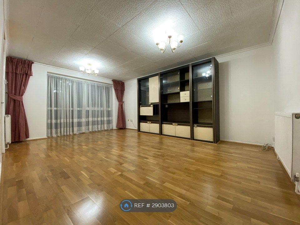 Property photo 1 of 10 Sitting / Dining Area - 1