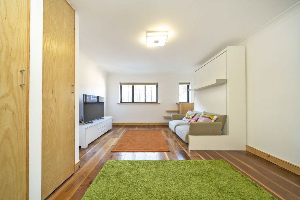 Property photo 1 of 4