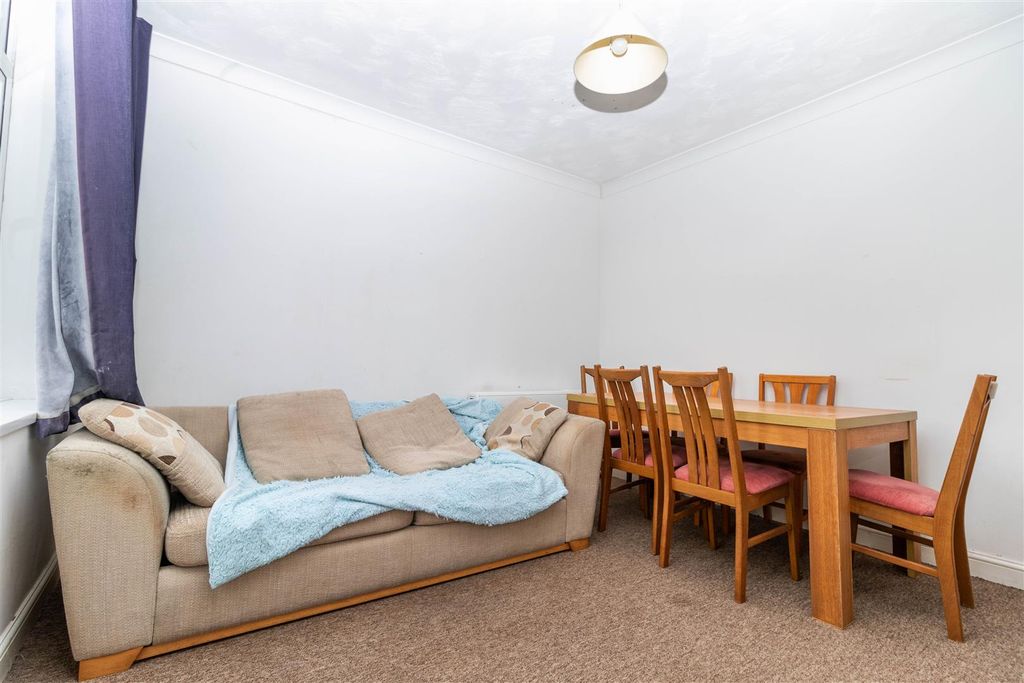 Property photo 3 of 9 Winchester Road-11-2.Jpg