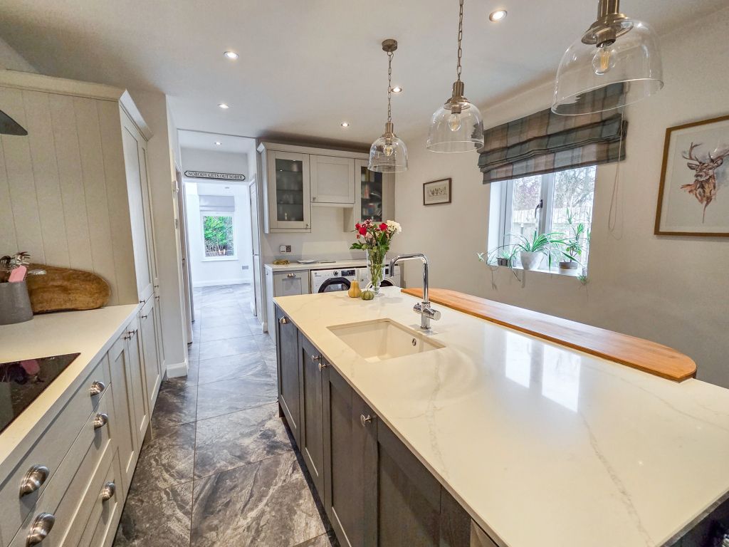 Property photo 2 of 8 Kitchen