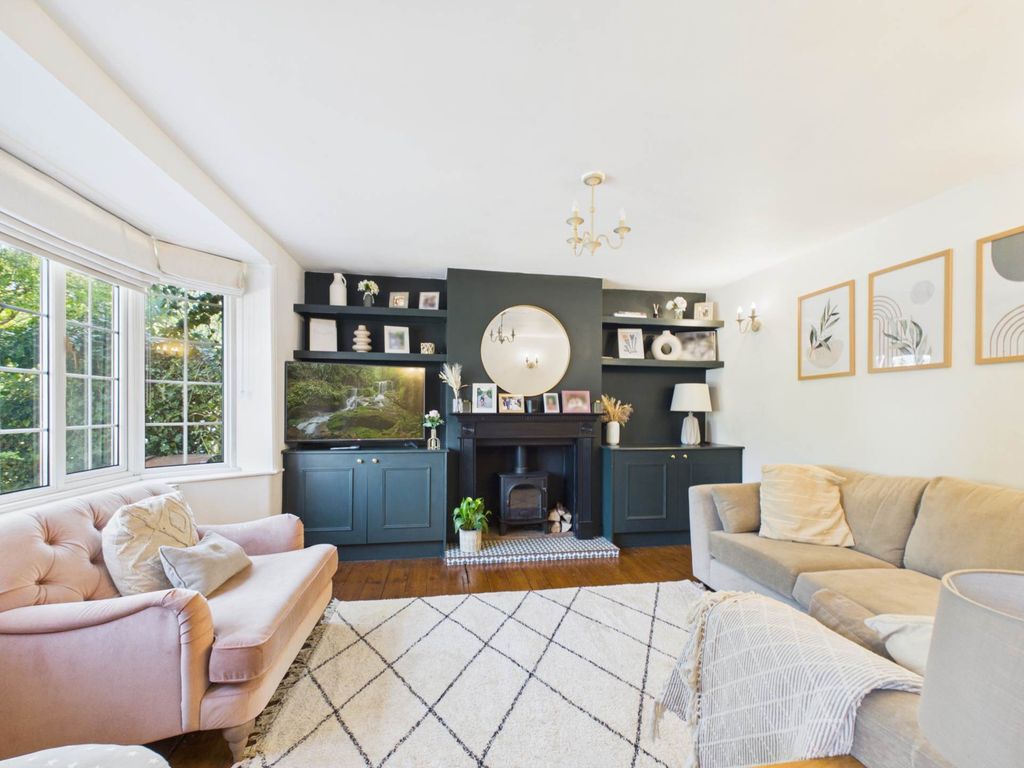 Property photo 2 of 21