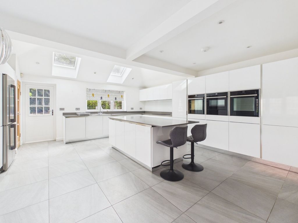 Property photo 2 of 15 Kitchen