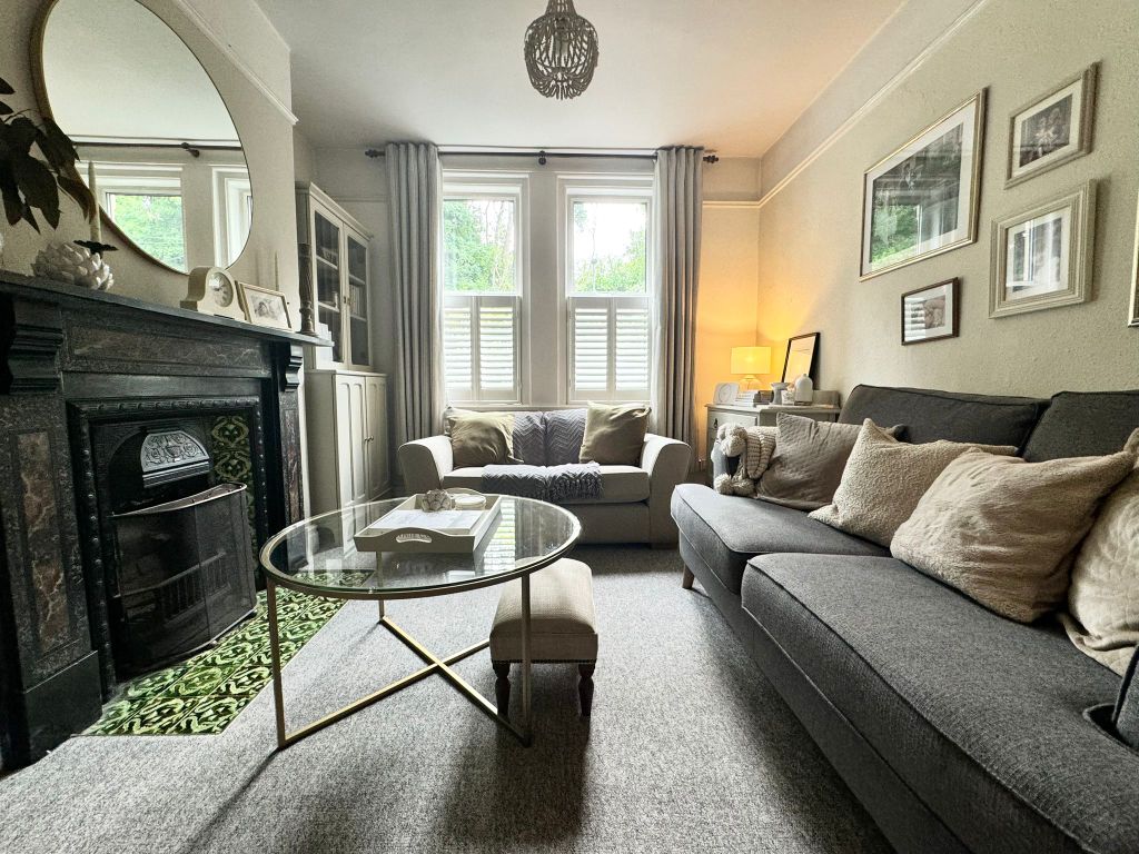 Property photo 2 of 16 Living Room