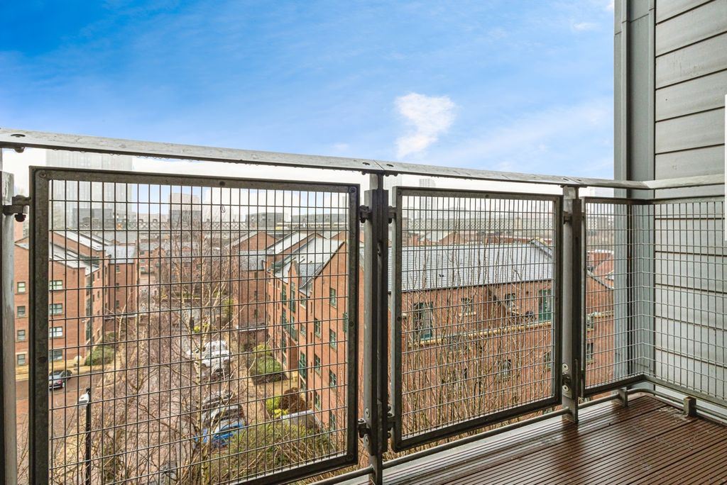 Property photo 3 of 9 Photo