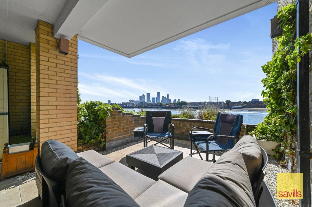Property photo 2 of 19 Balcony