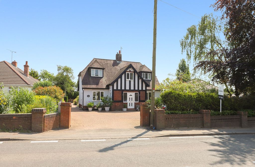 Property photo 1 of 32