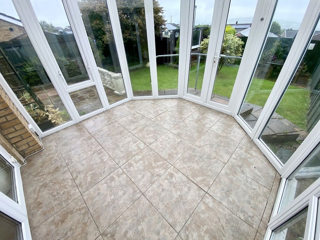 Property photo 3 of 11 Conservatory