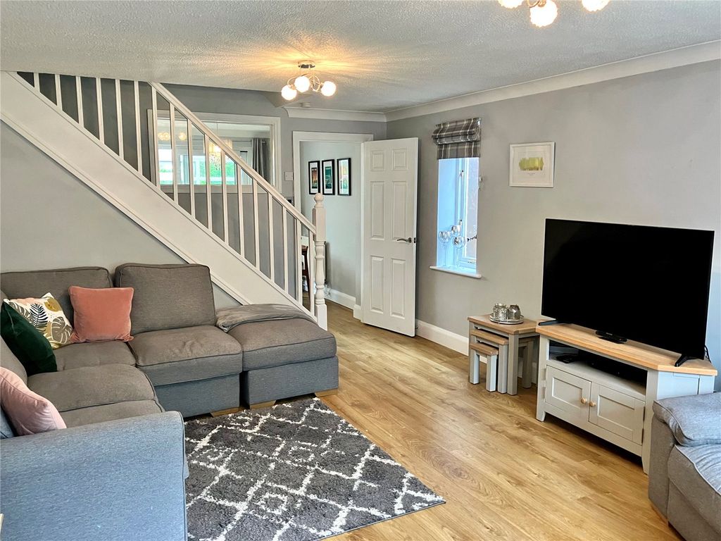 Property photo 2 of 17 Lounge
